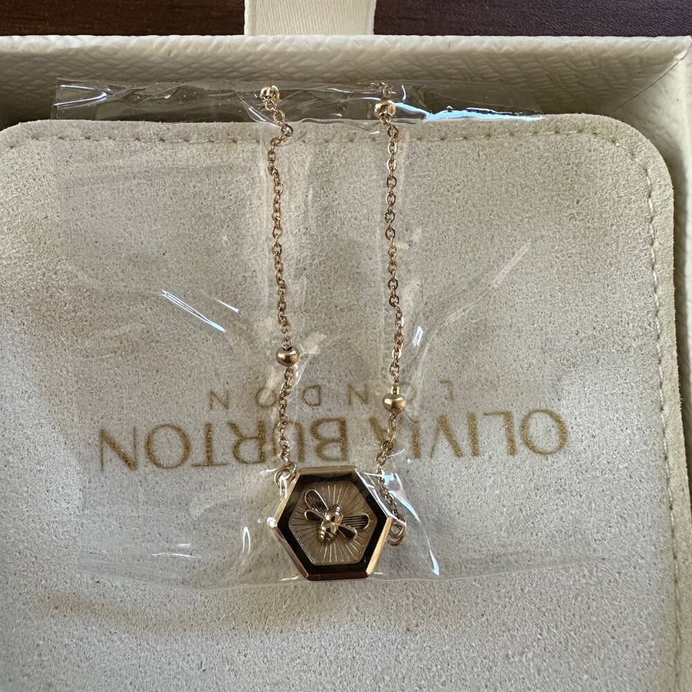 Olivia Burton Minima Bee gold pendant necklace - Picture 3 of 4